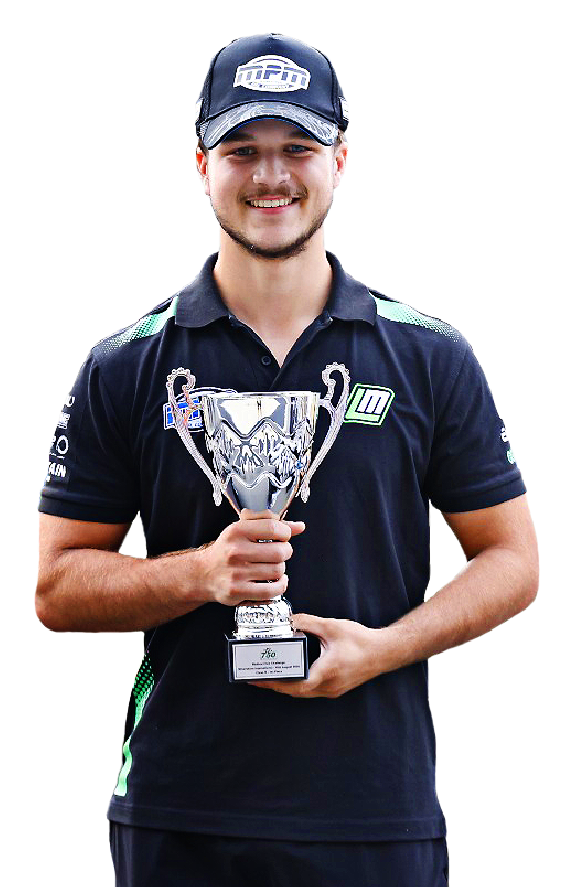 Pedro Oliveira com troféu
